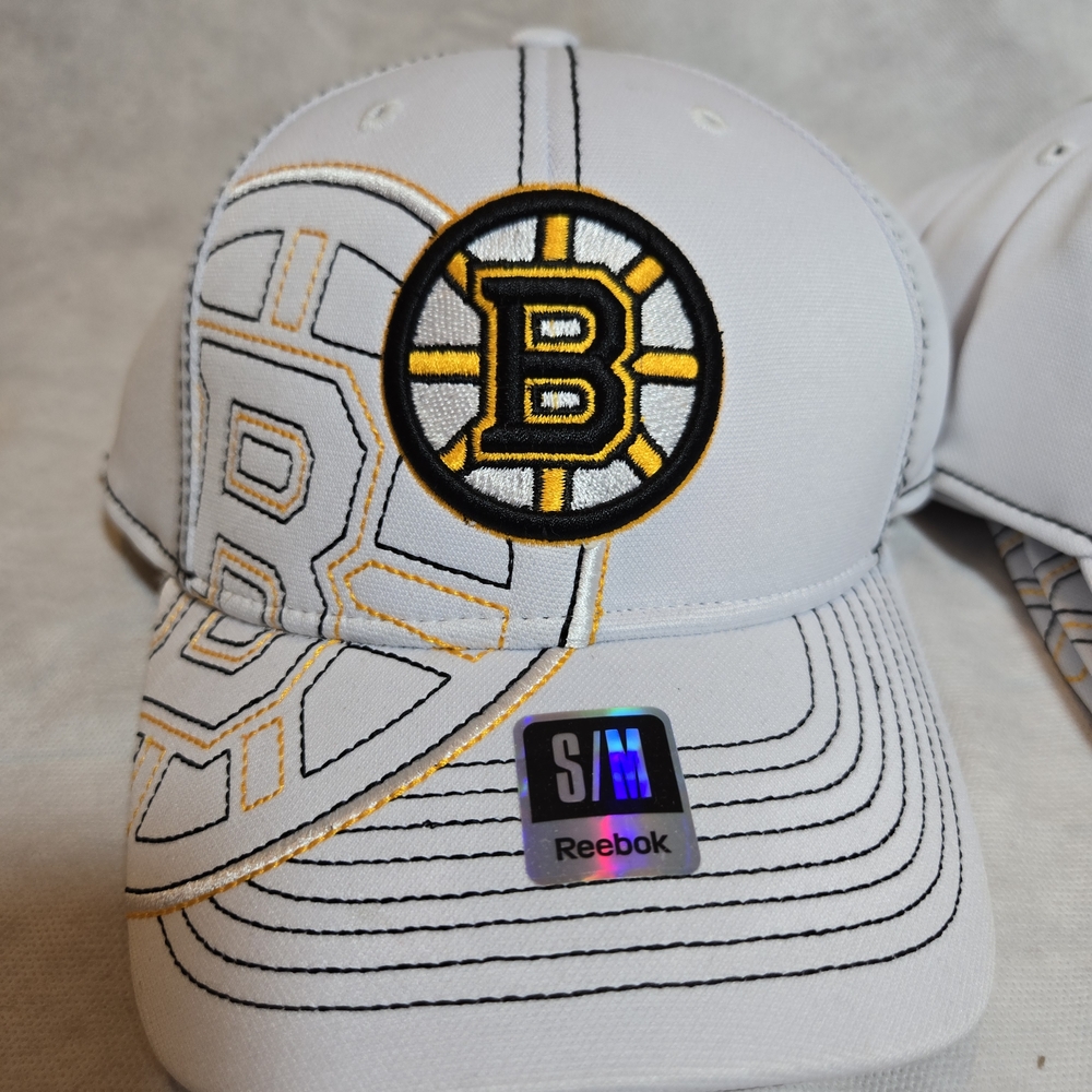 New Reebok White and Black Stitched Fitted  Boston Bruins Flex Fit Hat Cap